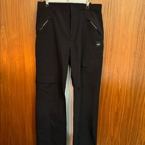 alo yoga "all that" trouser pants. women's size medium. excellent condition